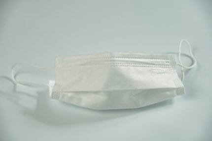 TAPABOCAS DESECHABLE BLANCO- EMPAQUE INDIVIDUAL - CAJA X 50