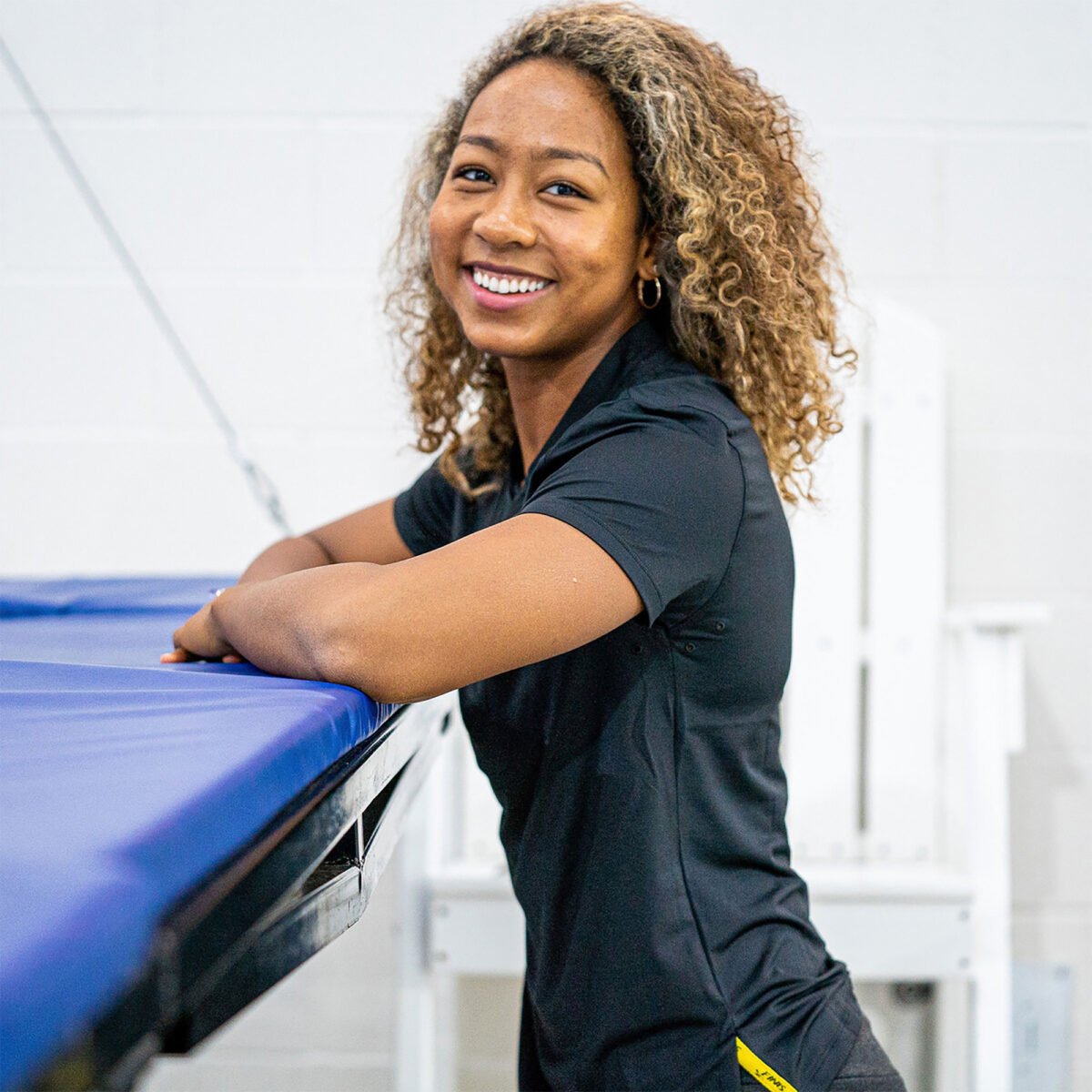 Remera Deportiva Mujer Finis Tech Polo Xxl - Imagen 2