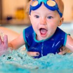 Traje De Neopreno Para Bebé Finis Cozy Swimmer UPF50+ B