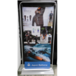 Banner Aquasphere M.Phelps Persuit con soporte - Imagen 2