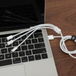 Cable de Datos ROCA   mulTIPy  3en1  120cm  2.4A  microUSB/USB C/Lightning (sólo carga) Blanco - Imagen 3